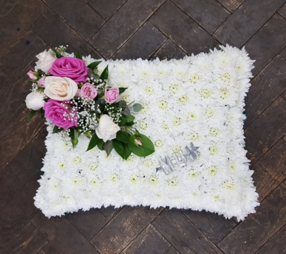Pillow White & Pink Product Image