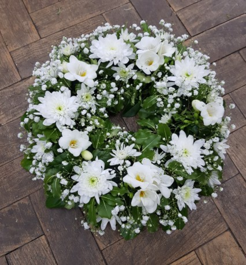 White Wreath Product Image