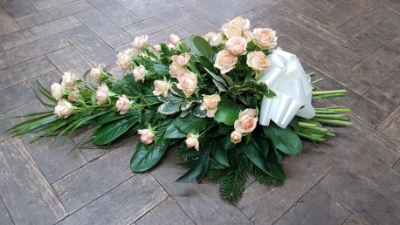 Pink Spray Rose Sheaf - Pink Spray Roses in Oasis 71cm.